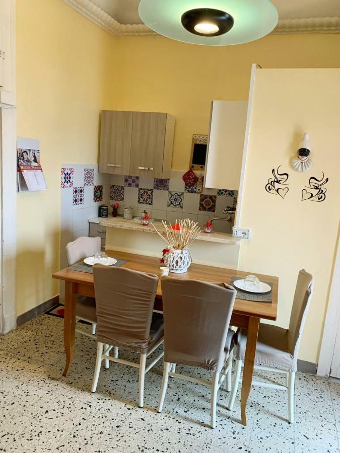Apartamento I Tetti Del Centro Storico Nápoles Exterior foto