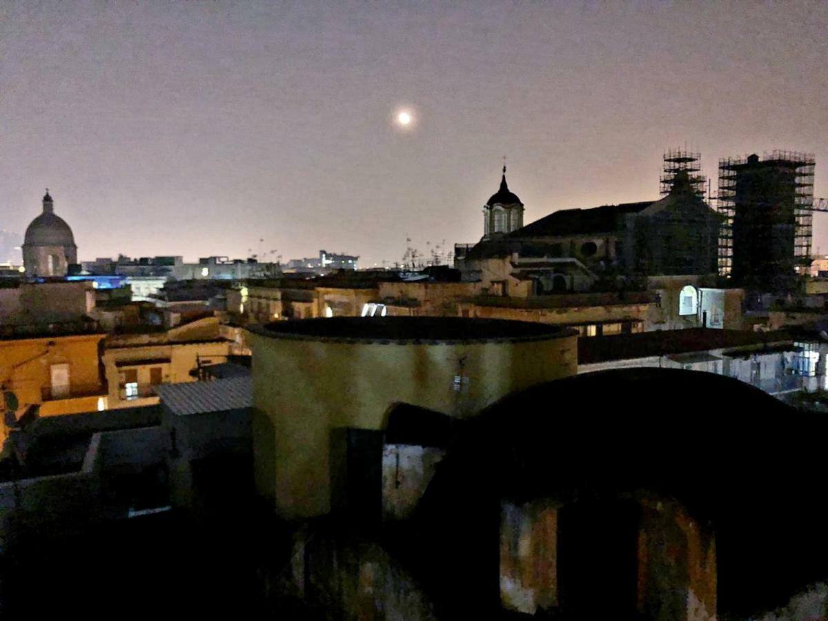 Apartamento I Tetti Del Centro Storico Nápoles Exterior foto